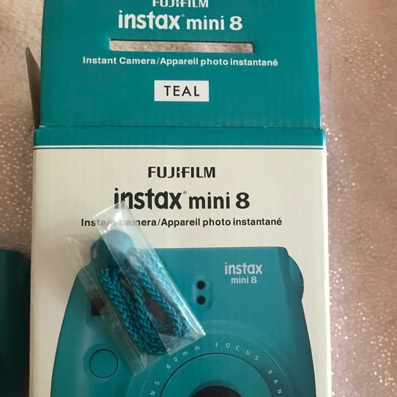 Fugifilm INSTAX 8 Camera with Box - Picture 6 of 6